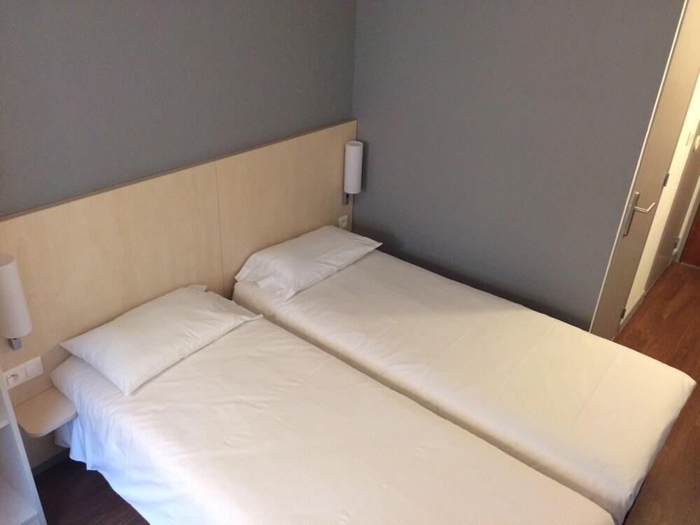 Ibis Budget Cannes Centre Ville Экстерьер фото