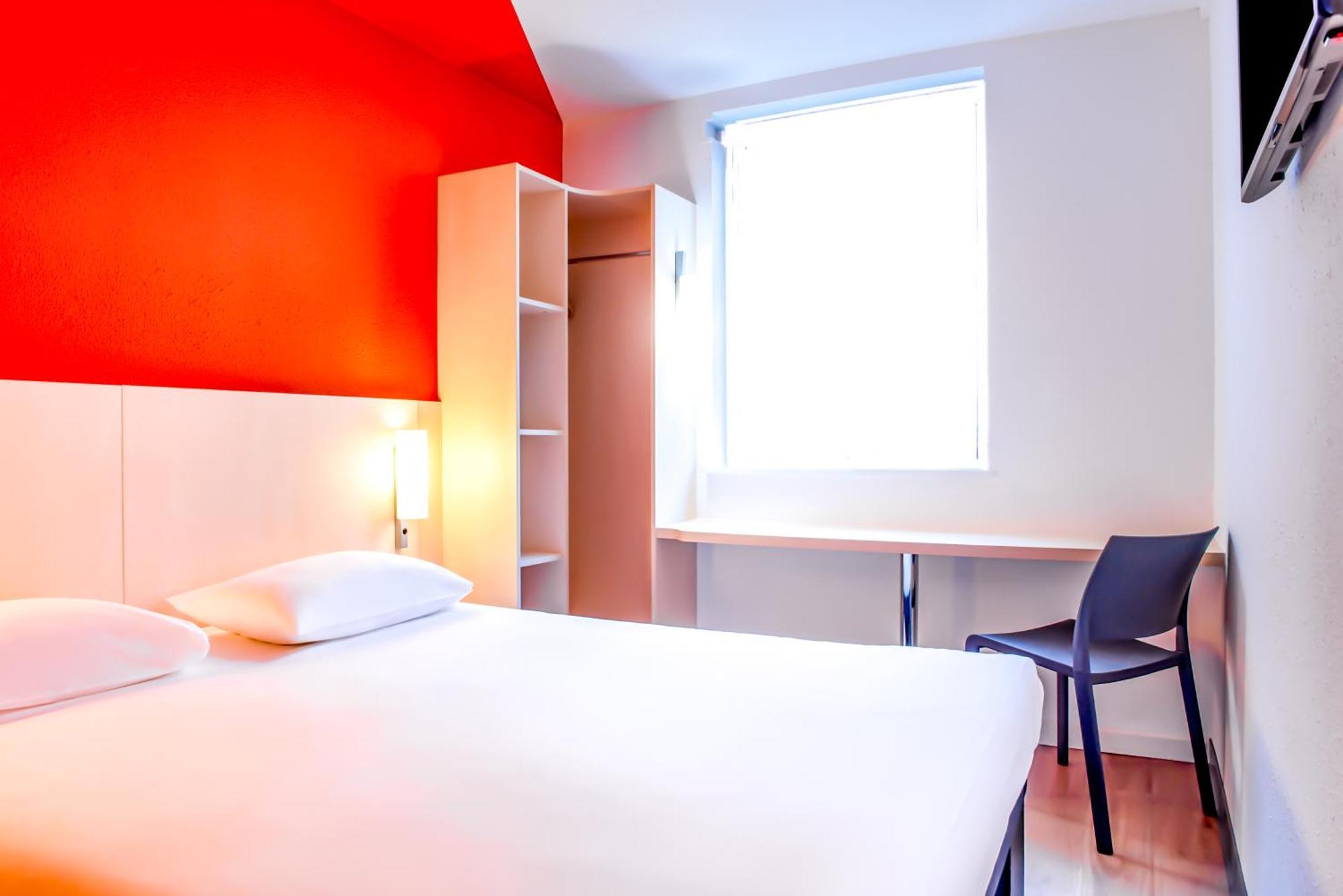 Ibis Budget Cannes Centre Ville Экстерьер фото